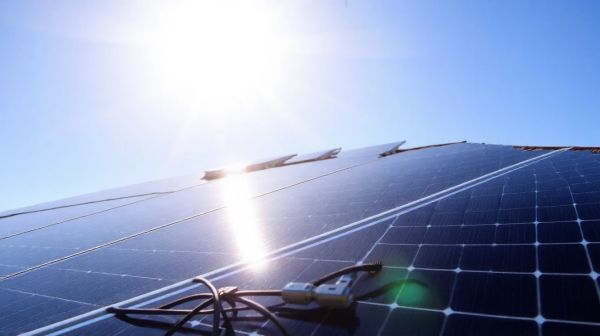 Guide complet pour choisir des panneaux photovoltaïques efficaces